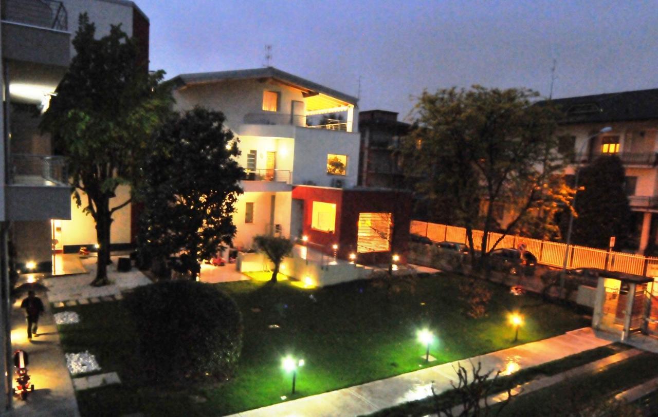 Flatmilan Hotel Cernusco Sul Naviglio Exterior photo