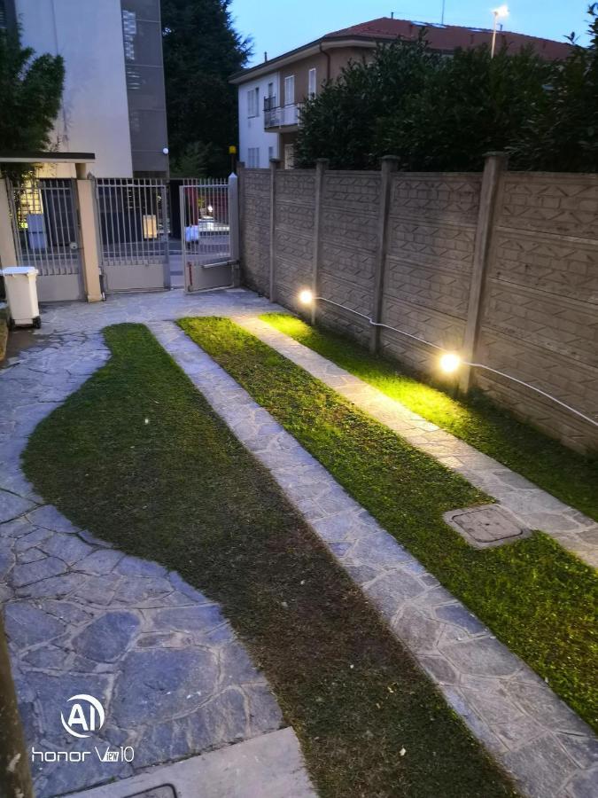 Flatmilan Hotel Cernusco Sul Naviglio Exterior photo